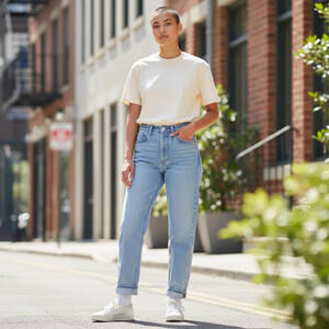 Vintage Levi’s 550 Relaxed Fit Tapered Jeans | Light Wash | Jr 7 S